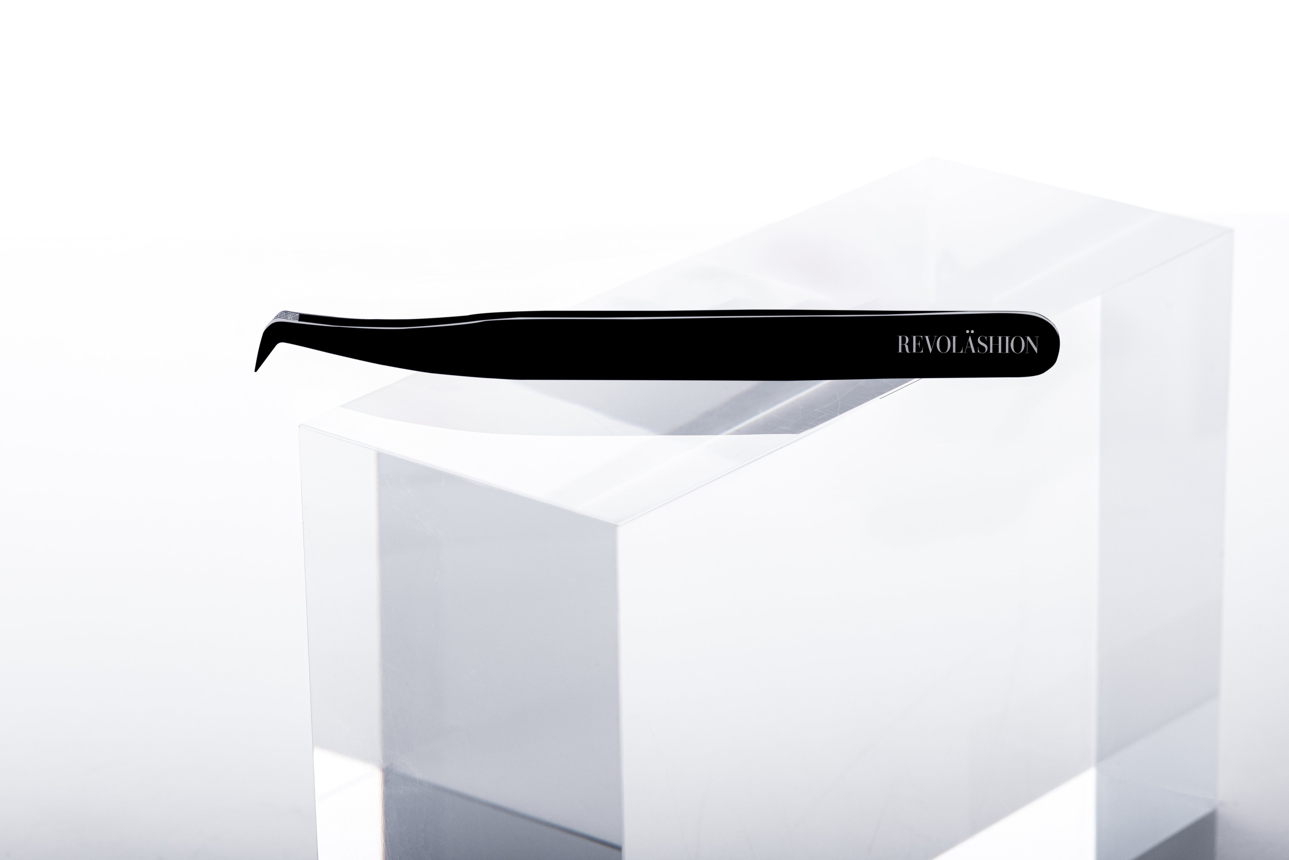 Opyum Light Volume OmniGrip Tweezer