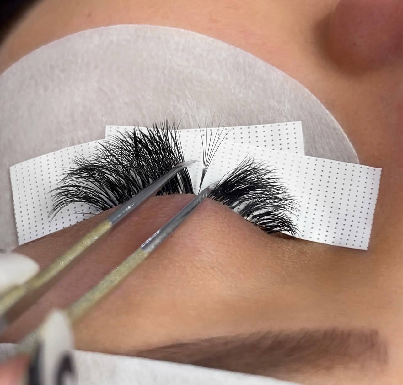HOW TO HAVE BETTER LASH RETENTION