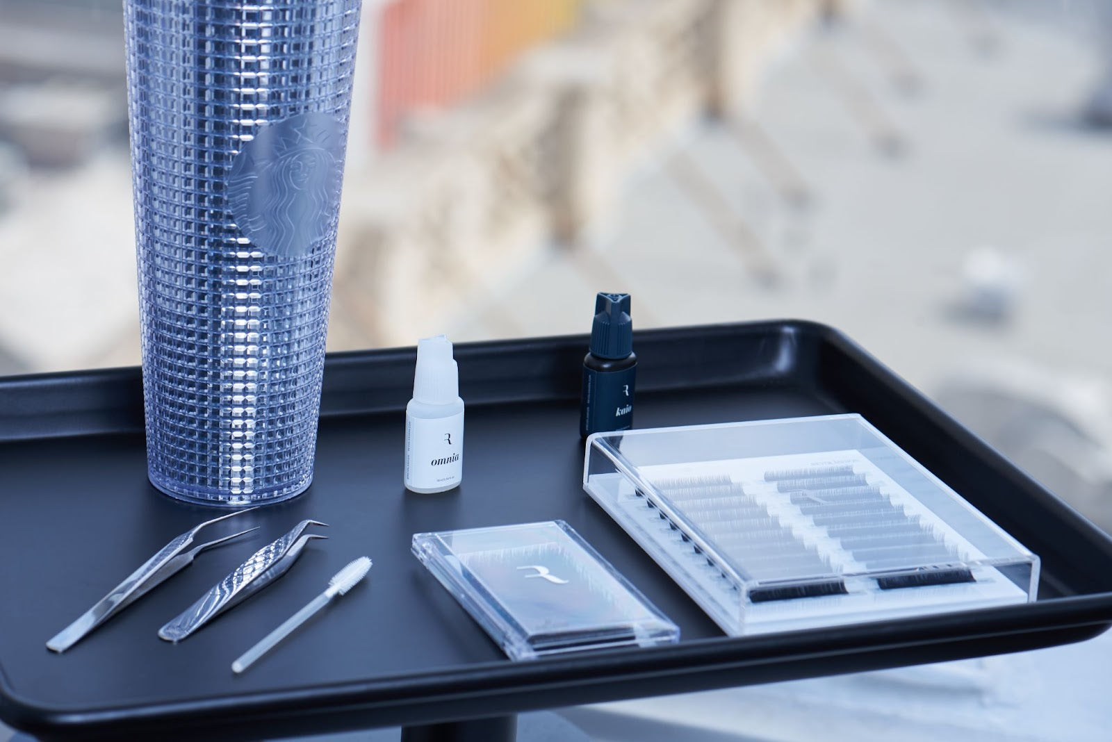 UV LASH EXTENSIONS: INNOVATION OR RISK?