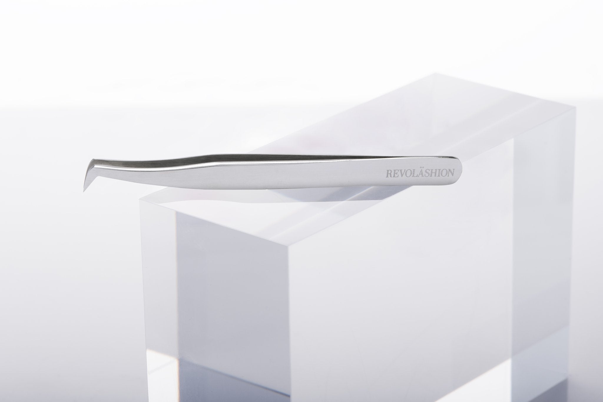 Opyum Light Volume Tweezer