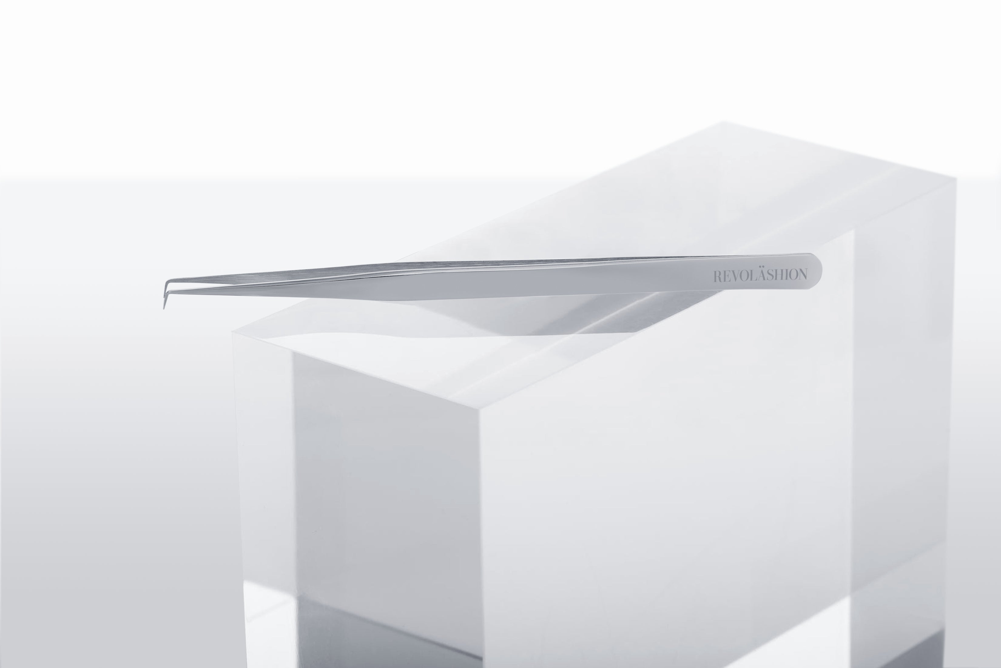 Kōst Isolation Tweezer